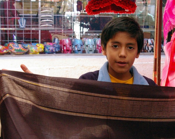 Scarf selling in Tonalá